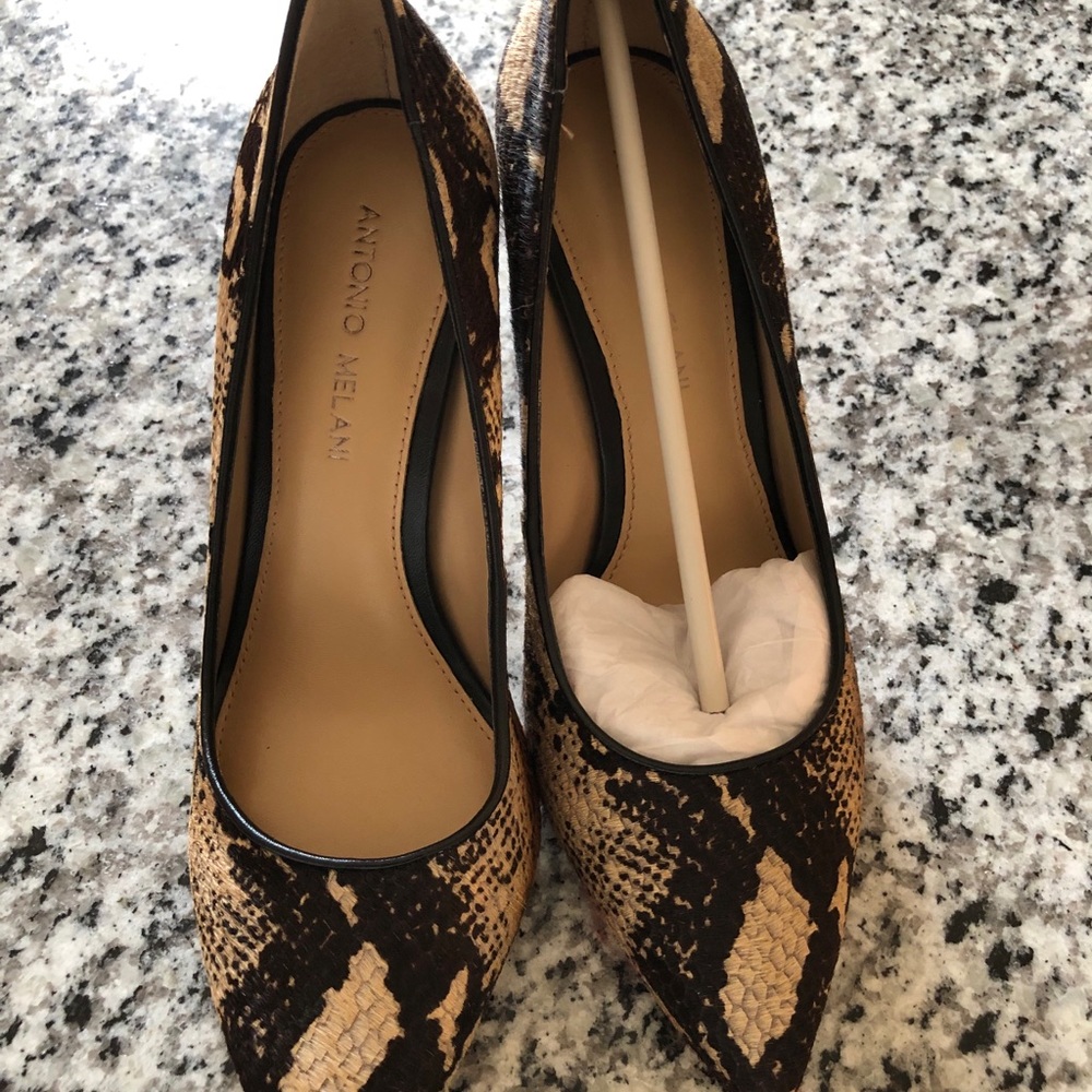 Antonio Melani Pumps